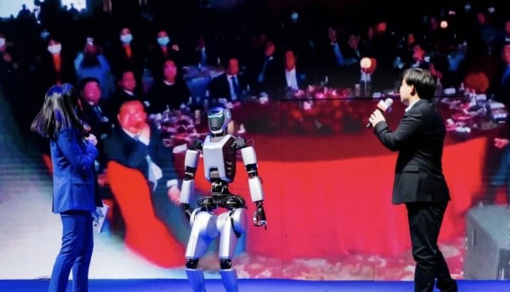 均胜集团年度盛典隆重召开 均普人形机器人首次亮相